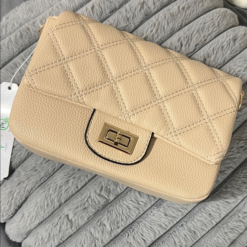 Elegant Cream Quilted Women's Bag